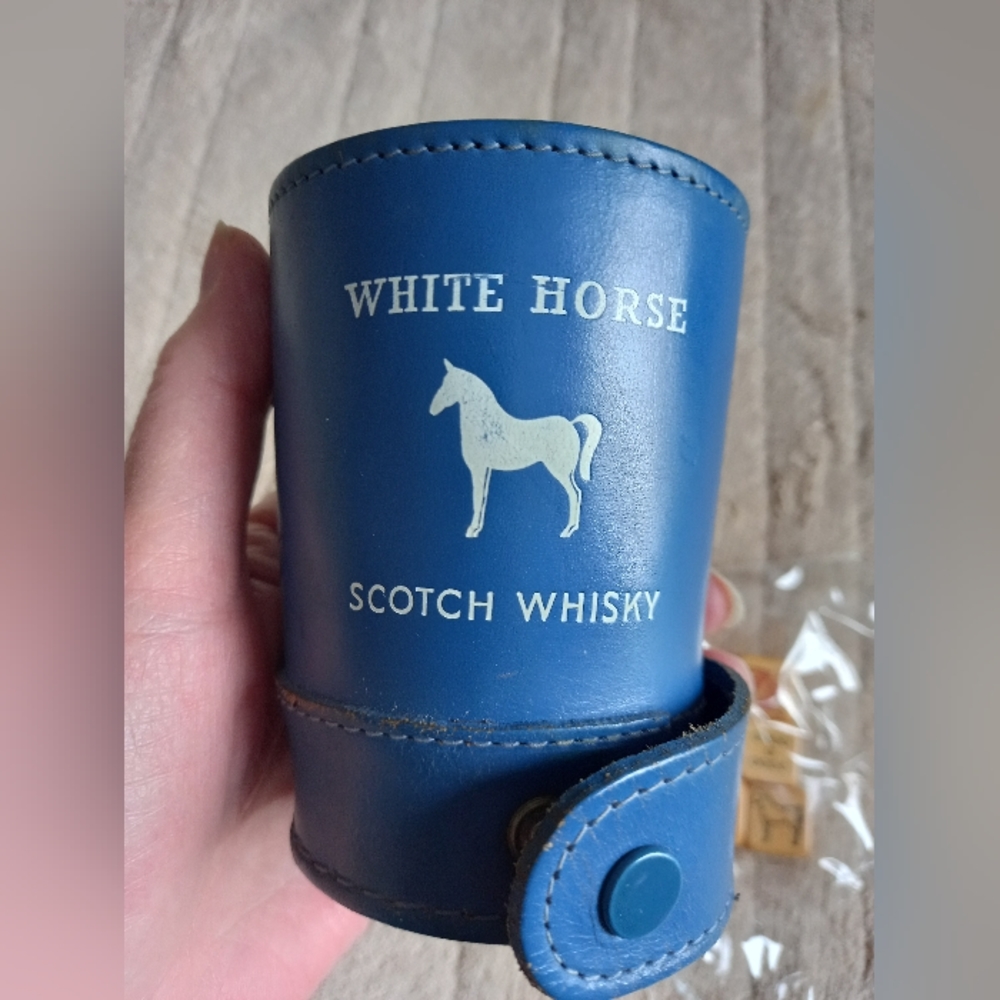 Vintage Leather White Horse Scotch Whisky dice game